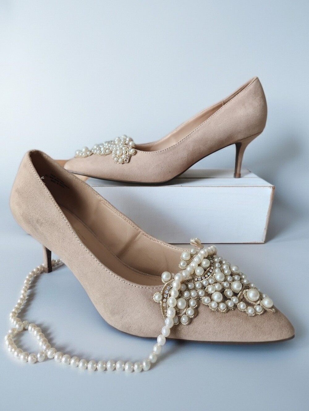Cato Comfort Tan Suede Kitten Heels With Pearl Accents Size 11W